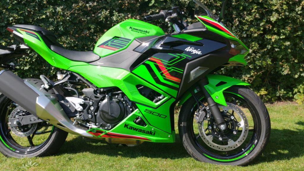 Kawasaki ninja 500 se